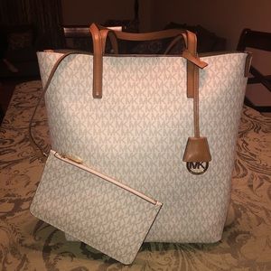 ~Michael Kors~Authentic Tote Bag 💙